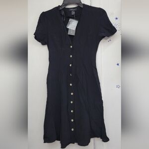 NWT New Look Women's Dress Black Front Buttons Short Sleeves V Neck Size 6